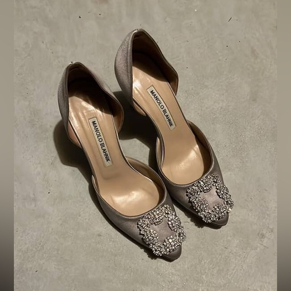 Manolo Blahnik Elegant Silver Crystal Heels - Picture 2 of 2